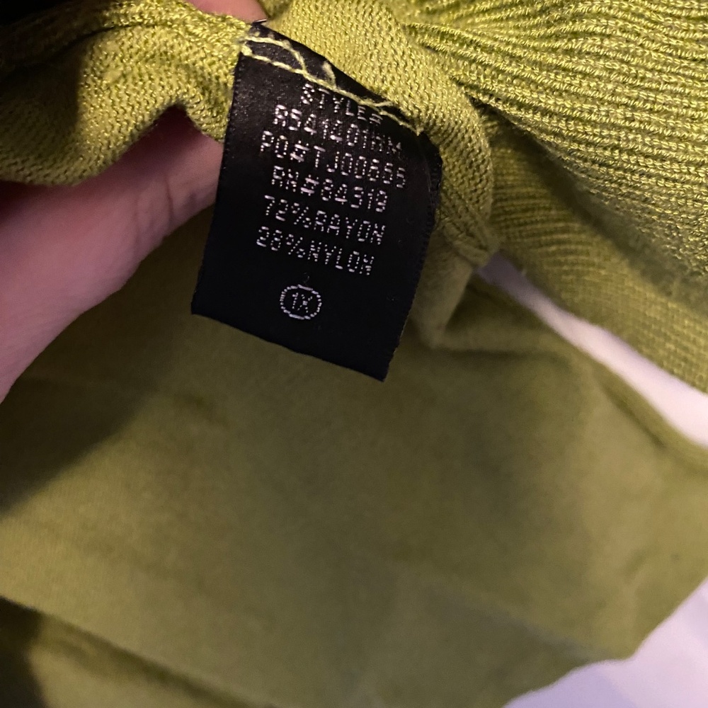 Green Sweater - Picture 3 of 3